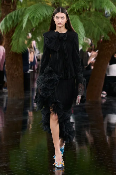 Look 27